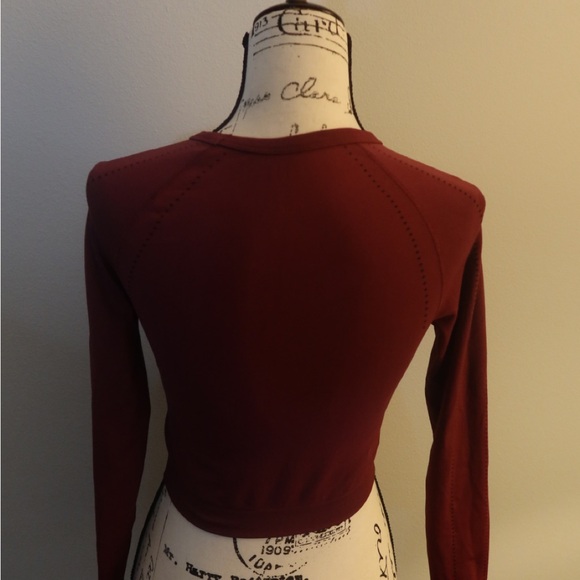 Workout Top - Picture 4 of 5